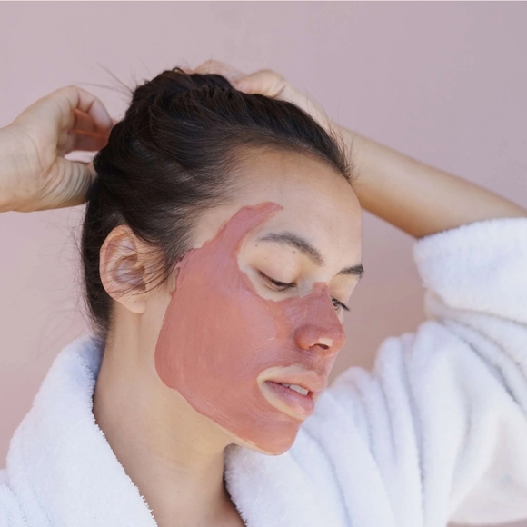 Klei COCONUT MILK & CHAMOMILE Nourish PINK CLAY MASK - Picture 5 of 5